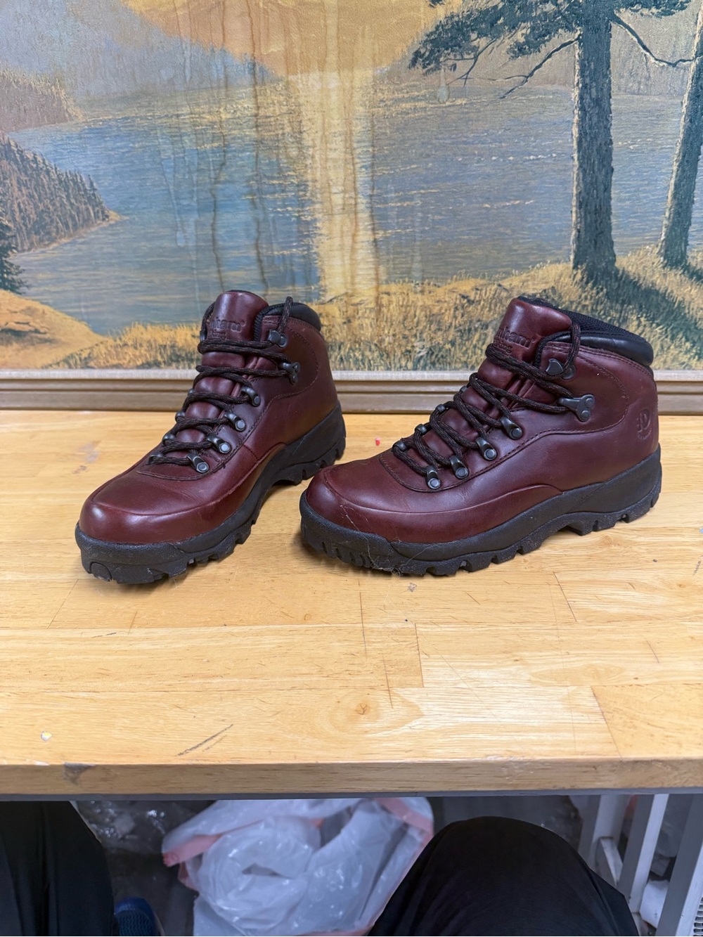 Dunham storm cloud Women’s Burgundy Leather Hiking Boots, waterproof size 8 B